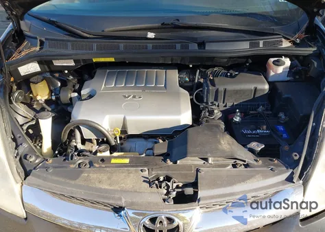 2009 Toyota Sienna Limited z USA, uszkodzony, nr VIN 5TDBK22C49S025371